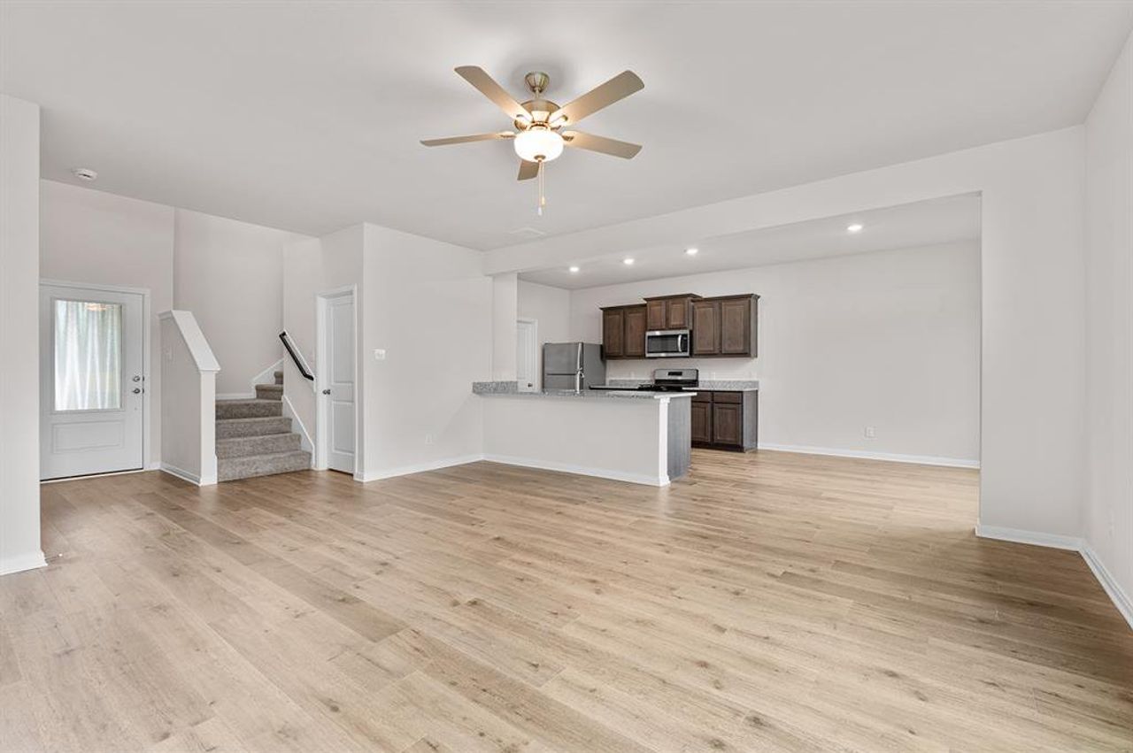 Spacious, unfurnished interior of a new home in Creekside Estates, Terrell (Image 2).