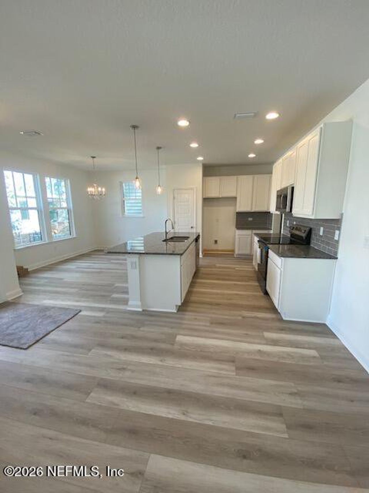 Spacious, unfurnished interior of a new home in , Jacksonville (Image 2).
