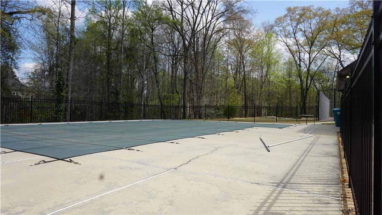 Community amenities in , Austell (Image 2).