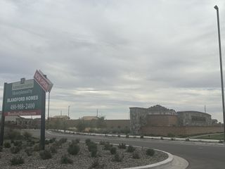 Discover Earnhardt Ranch, masterplanned by Blandford Homes in Chandler, AZ. A welcoming entrance awaits your new home.