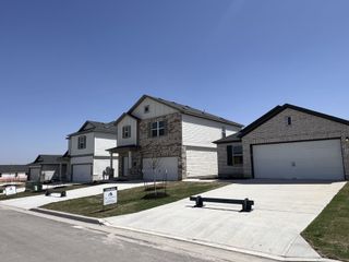 Charming modern homes with sleek designs in Cool Water by M/I Homes, Jarrell, TX.