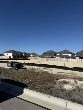 New homes under construction in Horizon Lake by Pulte Homes, promising modern living in Leander, TX.