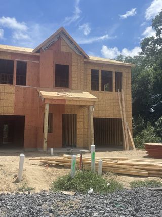 A new construction home is underway in Limehouse Farms: Arbor Collection by Lennar (Summerville, SC).