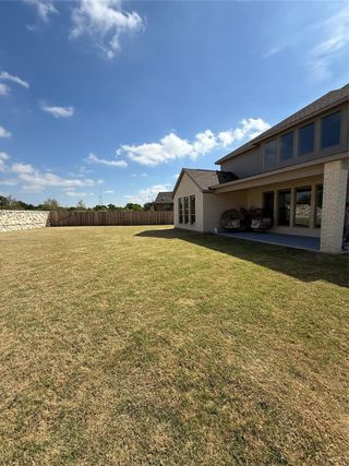 New construction Single-Family house 129 Menlo Bnd, Liberty Hill, TX 78642 plan 2722H - image