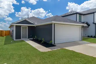 New construction Single-Family house 395 Bull Lake Cir, Buda, TX 78610 plan The Estero - image