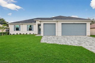 New construction Single-Family house 303 Se 1St Pl, Cape Coral, FL 33990 plan The Paradise Cove - image