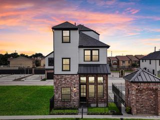 New construction Single-Family house 9216 Washington Heights St, Houston, TX 77063 plan 9370 - image
