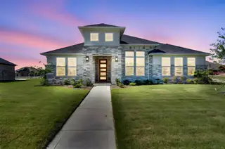 New construction Single-Family house 1924 Comanche Dr, DeSoto, TX 75115 plan The Seguin - image