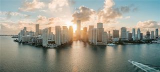 New construction Condo house 99 Se 5Th St, Unit UPH7201, Miami, FL 33131 - image