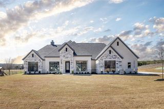 New construction Single-Family house 2019 Veal Cir, Springtown, TX 76082 - image