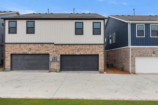 New construction Townhouse house 713 Kerrville Ln, Plano, TX 75075 - image