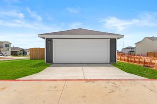 New construction Single-Family house 325 Santo Domingo Rd, Bastrop, TX 78602 - image
