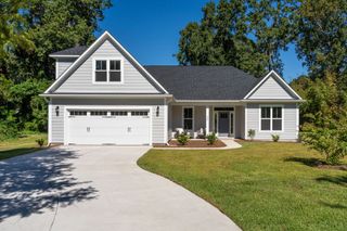 New construction Single-Family house 122 Live Oak Cir, Lake Waccamaw, NC 28450 plan Topsail Schooner - image