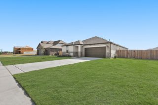 New construction Single-Family house 11019 Youngquist Dr, Mont Belvieu, TX 77523 plan Davis - image