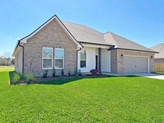 New construction Single-Family house 2803 San Antone Ct, Crestview, FL 32539 plan Camellia V G - image