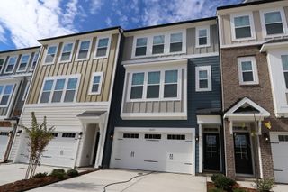 New construction Townhouse house 10033 Secluded Garden Dr, Apex, NC 27523 plan Buckingham - image