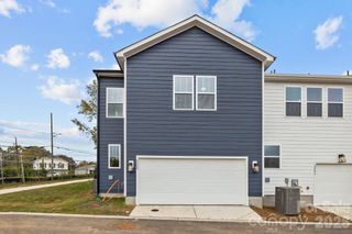 New construction Townhouse house 2926 Clyde Dr, Charlotte, NC 28208 - image