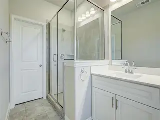 New construction Townhouse house 572 Hutchinson Ln, Lewisville, TX 75077 - image