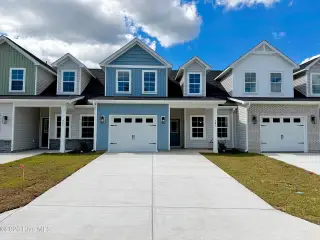 New construction  house 483 Timbercrest Cir Se, Bolivia, NC 28422 plan 1807 Townhome - image