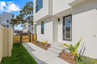 New construction Townhouse house 301 15Th St N, St. Petersburg, FL 33705 - image