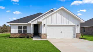 New construction Single-Family house 2404 Aaliyha Ln, Crestview, FL 32536 plan 1901 - image