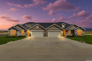 New construction Multi-Family house 6802/6804 Florence Dr, Midlothian, TX 76065 - image