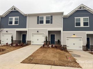 New construction Townhouse house 8112 Hidden Springs Trl, Charlotte, NC 28216 - image