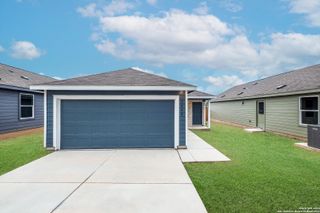 New construction Single-Family house 1631 Knoll Ridge, New Braunfels, TX 78130 The Kowski- photo