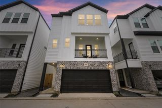 New construction Single-Family house 717 Marcella St, Unit E, Houston, TX 77091 - image