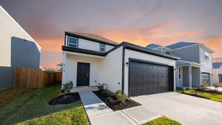 New construction Single-Family house 8119 Burnt Orchid Dr, Houston, TX 77016 plan The Woodland - image