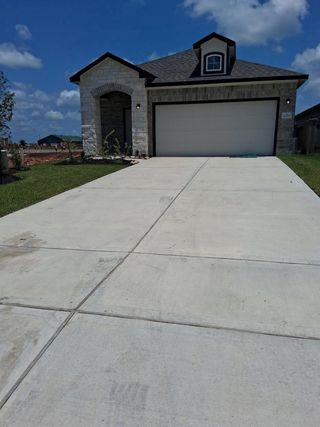 New construction Single-Family house 1539 Windrose Bnd, Angleton, TX 77515 plan Maple - image