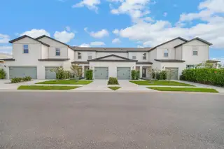 New construction Townhouse house 721 Poppy Ln, Dundee, FL 33838 - image