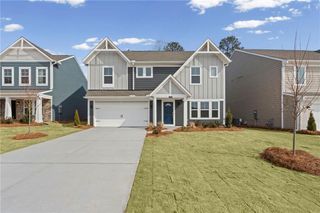 New construction Single-Family house 847 Crystal Lake Pkwy, Hoschton, GA 30548 - image