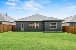 New construction Single-Family house 3300 Goshawk Dr, Denton, TX 76208 plan Trenton - image