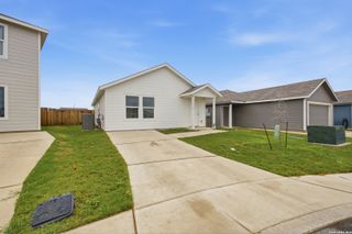 New construction Single-Family house 11507 Field Briar, Converse, TX 78109 plan Chappell - image