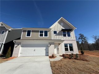 New construction Single-Family house 857 Crystal Lake Pkwy, Hoschton, GA 30548 - image