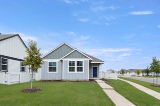 New construction  house 700 Running Creek Dr, Kyle, TX 78640 plan 1589 Casetta - 2022 - image