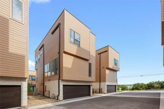 New construction Condo/Apt house 6821 Wolfcreek Pass, Unit 12, Austin, TX 78749 - photo