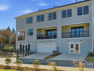 New construction Townhouse house 6008 Yellow Buckeye Dr, Charlotte, NC 28277 - image