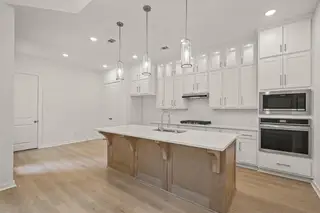 New construction Townhouse house 332 Fields Ln, Montgomery, TX 77316 - image