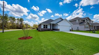 New construction Single-Family house 2400 Aaliyha Ln, Crestview, FL 32536 plan 1820 - image
