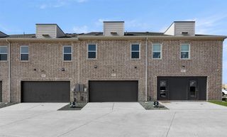 New construction Townhouse house 5704 Lakeview Dr, Watauga, TX 76148 - image