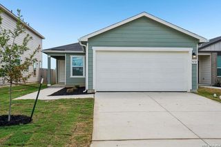 New construction Single-Family house 5030 Big Oak Run, Elmendorf, TX 78112 - image