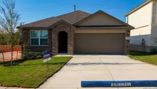 New construction Single-Family house 1811 Garnet Spg, San Antonio, TX 78245 plan The Knight - image