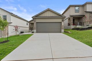 New construction Single-Family house 14723 Armstrong Fld, San Antonio, TX 78245 plan The Estero - image
