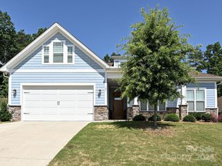 New construction Single-Family house 121 Cramerton Mills Parkway, Cramerton, NC 28032 - photo