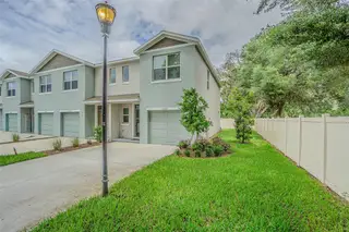 New construction Townhouse house 6358 Sophie Oaks Ct, Tampa, FL 33610 - image