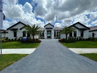 New construction Single-Family house 258 Crystal Waters Dr, Sarasota, FL 34240 - image