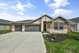 New construction Single-Family house 10527 Plumas Run Drive, Rosharon, TX 77583 The Laguna C with 3-Car Garage- photo