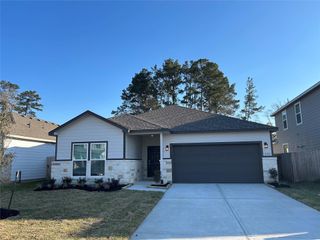 New construction Single-Family house 16976 Hazelnut Dr, Conroe, TX 77302 plan Davis - image